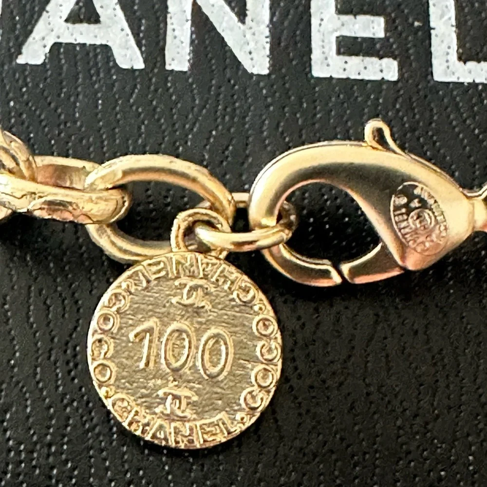 CHANEL White Pearl CC Necklace 18” - Picture 4 of 5